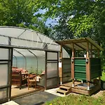 'glamping' Tents One Of Three To Rent Fully Equipped Private Equipped Kitchen Tents Too Lüks kamp alanı *