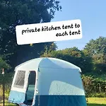 'glamping' Tents One Of Three To Rent Fully Equipped Private Equipped Kitchen Tents Too Lüks kamp alanı
