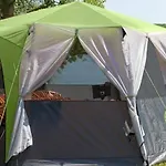 Lüks kamp alanı 'glamping' Tents One Of Three To Rent Fully Equipped Private Equipped Kitchen Tents Too