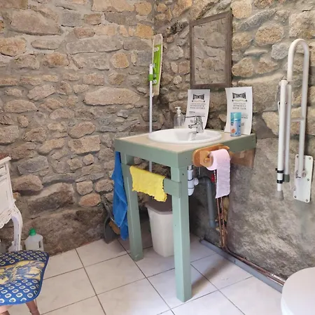 Luxury tent Bell Tent One Of Three To Rent Fully Equipped Private Equipped Kitchen Tents Too Saint-Michel-de-Montjoie