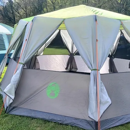 Fernfields Countryside Tents Lüks kamp alanı *